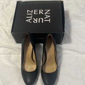 Brand new Naturalizer Berlin Stacked Heels size 9 us